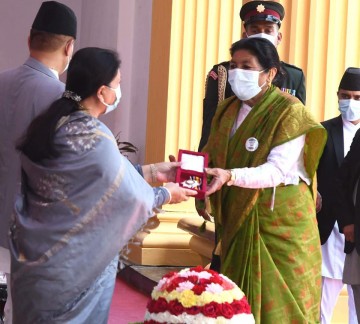 शेरबहादुर खड्का स्मृति प्रतिष्ठानलाई जनसेवाश्री